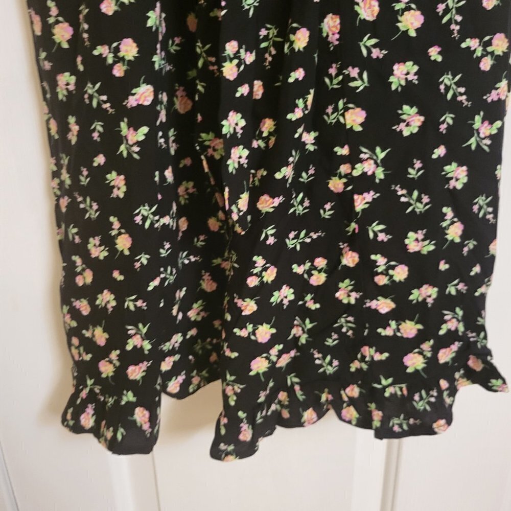 BP Romper Playsuit Black Floral V Neck Sleeveless Rayon Short Size Small NWT - Picture 8 of 10